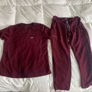 Figs Scrubs Burgundy L Catarina top MP Yola skinny Pants